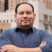 Carlos Tovar's Instagram, Twitter & Facebook