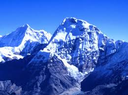 Negara yang terletak di pegunungan himalaya adalah nepal dan kerajaan kecil bhutan. Gunung Tertinggi Di Dunia Gugusan Pegunungan Himalaya Sukaku5uka