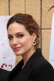 angelina jolie frisuren die 12 schonsten frisuren zum ausprobieren angelina jolie frisuren angelina jolie bilder