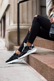 кроссовки Adidas Originals Nite Jogger Core Black Carbon White 5 Key Athleisure Pieces For Casual Cool Style Fashion Blogger Mia Mia Mine Wearing Adidas Nite Jogger Sneakers Joggers Shoes Wedges Shoes Outfit Adidas Outfit
