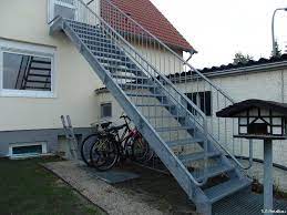 Edle hauseingangsstufen aus stein sind der blickfang. Treppen Aussen
