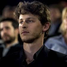 VÍDEO. Nicolás Coronado: "Las madres me quieren para sus hijas"