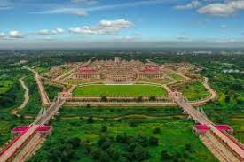 Und mit weit auseinander sind mindestens 15 minuten fahrzeit mit während in yangon zu jeder zeit geschäftiges gewusel herrscht, ist es in myanmars hauptstadt. Myanmar Reiseziele Myanmar Reisen