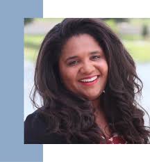 Melanie Farmer's Instagram, Twitter & Facebook