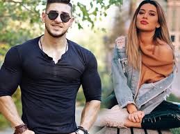 Ana bogdan isi arata fericirea si pe retelele de socializare, acolo unde radiaza la munte, la mare si in diferite colturi ale lumii, alaturi. Anamaria Lintaru A Spus Despre Bogdan Mocanu Kfetele