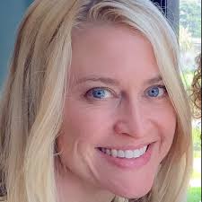 Trish Gray's Instagram, Twitter & Facebook