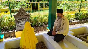 Gurindam dua belas (fasal yang ketiga) (k). Ziarah Pulau Penyengat Gali Inspirasi Sejarah Untuk Kembangkan Umrah Universitas Maritim Raja Ali Haji Umrah