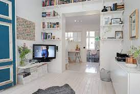Scandinavian Design Artistic Clutter In A 550 Square Foot Apartment Idee Salone Arredamento Appartamento