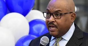 Divided RUSD School Board approves extending superintendent's contract by  one vote