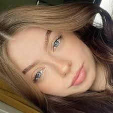 Ruby Holmes's Instagram, Twitter & Facebook