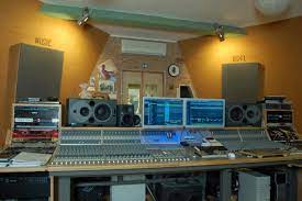 Une studio d'enregistrement fait pour vous. Photos Studio Music Bdfl Enregistrement Professionnel