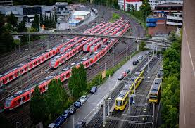 Stuttgart Vaihingen Fahrrad Auf Gleise Der S Bahn Gelegt Vaihingen Stuttgarter Zeitung
