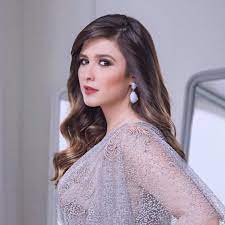 كشفت أنباء عن خروج الفنانة ياسمين عبدالعزيز من المستشفى، بعد تعرضها لوعكة صحية خلال الفترة الاخيرة، وتم حجزها في أحد تستكمل الفنانة ياسمين عبدالعزيز، علاجها داخل منزلها تحت ملاحظة الأطباء، حتى تستعيد صحتها مجددا بعد أزمتها الأخيرة، التي حدثت بسبب. ÙŠØ§Ø³Ù…ÙŠÙ† Ø¹Ø¨Ø¯ Ø§Ù„Ø¹Ø²ÙŠØ² ØªØ®Ø·Ù Ø§Ù„Ø£Ù†Ø¸Ø§Ø± Ø¨Ø¬Ù„Ø³Ø© ØªØµÙˆÙŠØ± Ø°Ù‡Ø¨ÙŠØ© Ù…Ø¬Ù„Ø© Ø³ÙŠØ¯ØªÙŠ