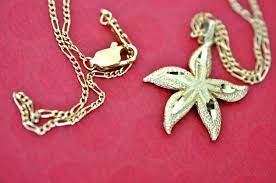 Vintage 24kgb Sand Dollar Necklace Gold Necklace Beach Etsy Sand Dollar Necklace Sand Dollar Pendant Dainty Necklace