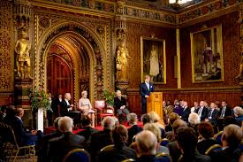 Hoe groot de verscheidenheid ook is, hoe verschillend onze overtuigingen en dromen ook mogen zijn, waar onze wieg ook stond, in het koninkrijk der nederlanden mag iedereen zijn stem. Toespraak Van Koning Willem Alexander Bij Het Bezoek Aan Het House Of Commons En Het House Of Lords Palace Of Westminster Toespraak Het Koninklijk Huis