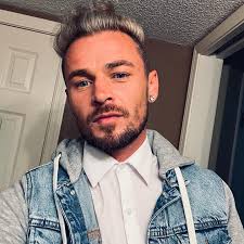 Who wants to play pickup soccer at Huntington Beach