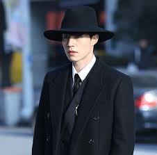 Lee dong wook is a south korean actor. Lee Dong Wook Was Extremely Against Wearing His Signature Fedora In Goblin Koreaboo