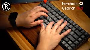 Whether the user's computer interface is on the left, right, or front of the desk, the premium coiled cable, available in different colours to match the color cases, can be laid out in any manner. Keychron K2 Wireless Mechanical Keyboard German Iso De Layout Vers