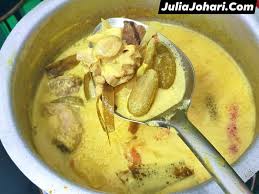 1 biji bawang besar india, 1 biji cili merah, 1/2 biji limau . Resepi Ayam Masak Lemak Cili Padi Belimbing Buloh