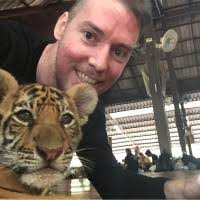 Gavin Hunter's Instagram, Twitter & Facebook