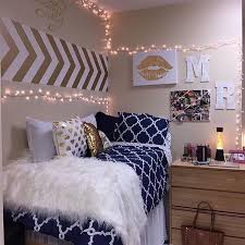We've rounded up 50 dorm room ideas to help you outfit your new digs and get you settled into college life. 45 Cool Dorm Room Decor Ideas You Ll Like Digsdigs