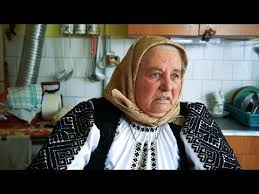 Clipul se numeşte amntiri din comunism cu bunica şi începe cu momentul în care mircea bravo nu vrea să mănânce, ci doar să posteze pe. Cand Mergi Cu Iubita La Bunici Mircea Bravo Youtube Nun Dress Fashion Youtube