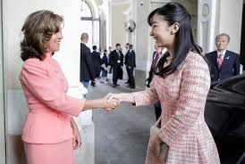 Sie war von 1990 bis 2003 generalanwältin bei der generalprokuratur beim obersten gerichtshof und von 2003 bis 2018 vizepräsidentin des verfassungsgerichtshofs. Princess Kako Met With The Austrian Chancellor Brigitte Bierlein