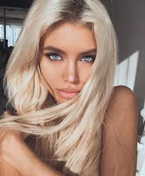 This is a stunning fall hair color idea for blondes who want to add a pop of color to their autumn hair look. Pin Heatherdelamorton Hair Colour For Green Eyes Blonde Hair Blue Eyes Hair Color For Black Hair