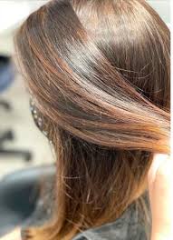 When hair color is darkened, & your natural lighter brown grows out it tends to give the illusion that your losing hair, or that it's thinning. Root Shadowing At Home Madison Reed