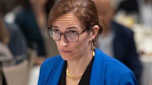 Los aspirantes al MIR piden la dimisión de @Monica_Garcia_g por el caos con  el examen Denuncian errores en más de 5.000 expedientes en las listas  definitivas, notas infladas en extracomunitarios y no