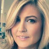 Lori Ferraro's Instagram, Twitter & Facebook