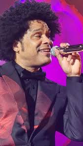 I had the pleasure of meeting and hearing Max singing for the first time,  he's wonderful!