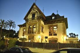 Encuentra con nosotros casas rurales en san pedro del pinatar para pasar tus vacaciones. La Casa Del Reloj El Placer De Cenar En Un Palacete Del Siglo Xix Campoamor Com