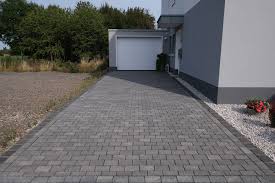 Pronunciation of haus with 1 audio pronunciation, 21 synonyms, 1 meaning, 15 translations, 28 sentences and more for haus. Einfahrten Jordan Gartengestaltung