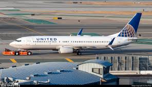 It sports its powerful crew and passenger carrying abilities elegantly as it takes flight. N77518 Boeing 737 824 United Airlines Chris Phan Jetphotos