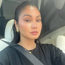 Going for a simple look today! Always remember to prioritize yourself ❤️.  Embrace and love everything about you! God bless everyone!