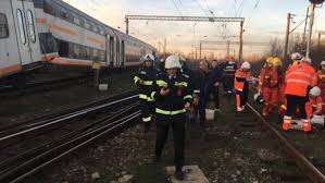 Trenuri din ploieşti către bucurești: Accident Tren PloieÈti Cum A Fost Posibil Ca DouÄ Trenuri SÄ Se CiocneascÄ