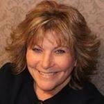 Kim Hunsicker's Instagram, Twitter & Facebook