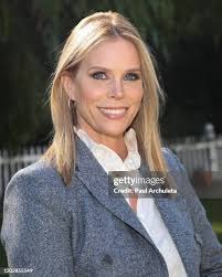 44 Photos & High Res Pictures