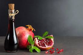 Ada banyak produk kecantikan yang mengandung pomegranate dimulai dari sheet mask, peeling mask bahkan vitamin berupa kapsul. 10 Manfaat Buah Delima Yang Belum Banyak Diketahui Jovee Id