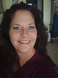 Jewish woman for travel and fun