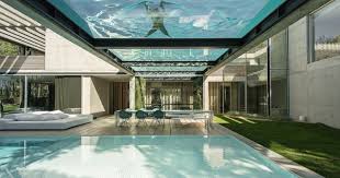 Der Glas Pool Ist Ein Echter Hingucker In Diesen 45 Hausern Und Hotels Neueste Dekoration Glass Bottom Pool House Architect