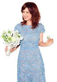 Ellie kemper tells ellen she's so nervous for her wedding that her and her fiancé are practicing their kiss. Ellie Kemper From The Office Looked Gorgeous When She Said I Do Over The Weekend Wanna See Her Wedding Dress Glamour
