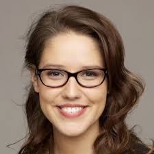 Kirsten Lee's Instagram, Twitter & Facebook