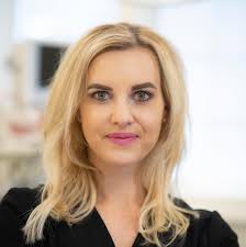 Mandy McEwen Professional Bio