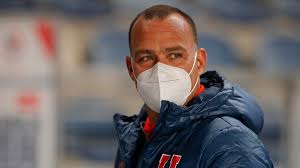 Sin embargo, las cosas no empiezan bien para el técnico venezolano, ya que, según informó el club, dudamel arrojó un resultado positivo de. Gucpuyp0tgu6cm