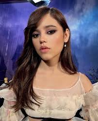 Who is more attractive ? Olivia Rodrigo or Jenna Ortega? :  r/VindictaRateCelebs