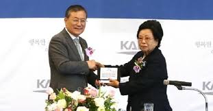 766억 기부 이수영 회장♥김창홍 변호사, 86세 신혼. ì´ìˆ˜ì˜ ê´'ì›ì‚°ì—… íšŒìž¥ ë‚˜ì´ ë‚¨íŽ¸