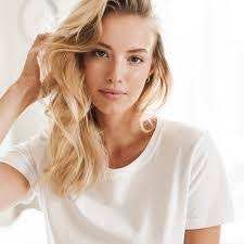 Julie Beas's Instagram, Twitter & Facebook