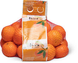 Mandarino e clementina appartengono entrambi alla famiglia delle arance, e sono più difficili da distinguere l'uno dall'altro perché si somigliano tra loro; Clementine Migros